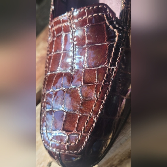 Clarks Everyday Women's Croc-Embossed Brown Leather Flats, 7.5 - Picture 5 of 10